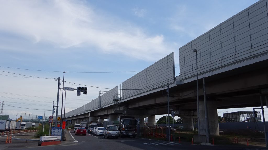 東京外環自動車道　高谷遮音壁工事 (2)　平成29年10月